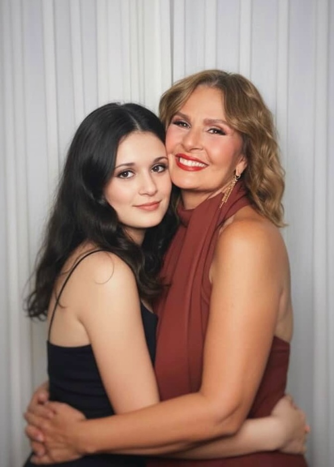 يسرا ونسختها الشبابية