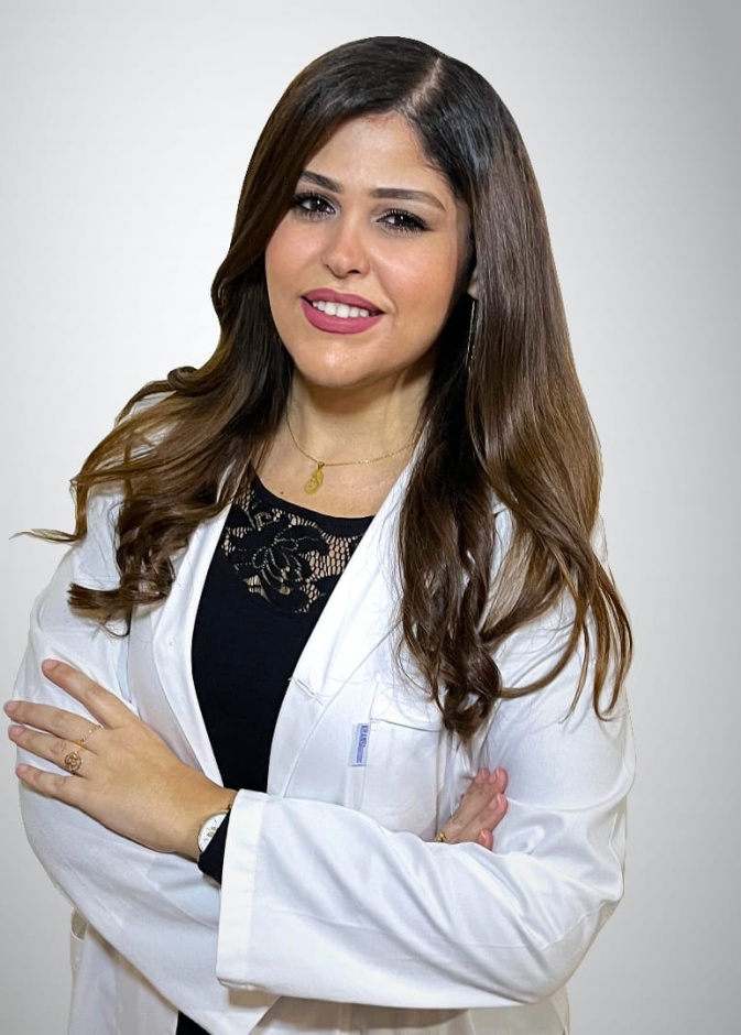 الدكتورة ريان فغالي طبيبة أمراض جلدية