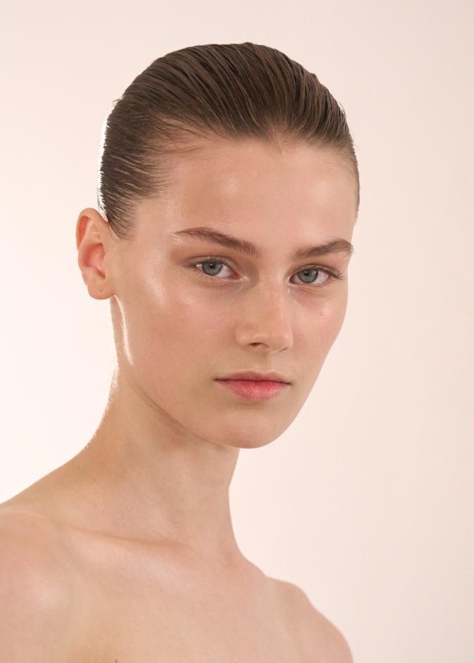 السر وراء نضارة البشرة الدهنية يبدأ مع قناع خل التفاح