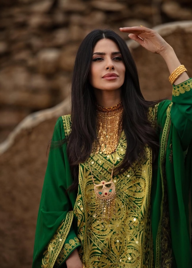  النجمة إلهام علي