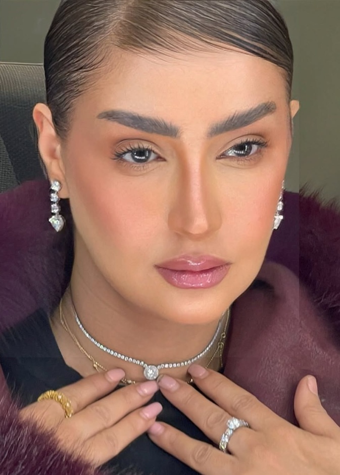 خبيرة المكياج نهال العليمي