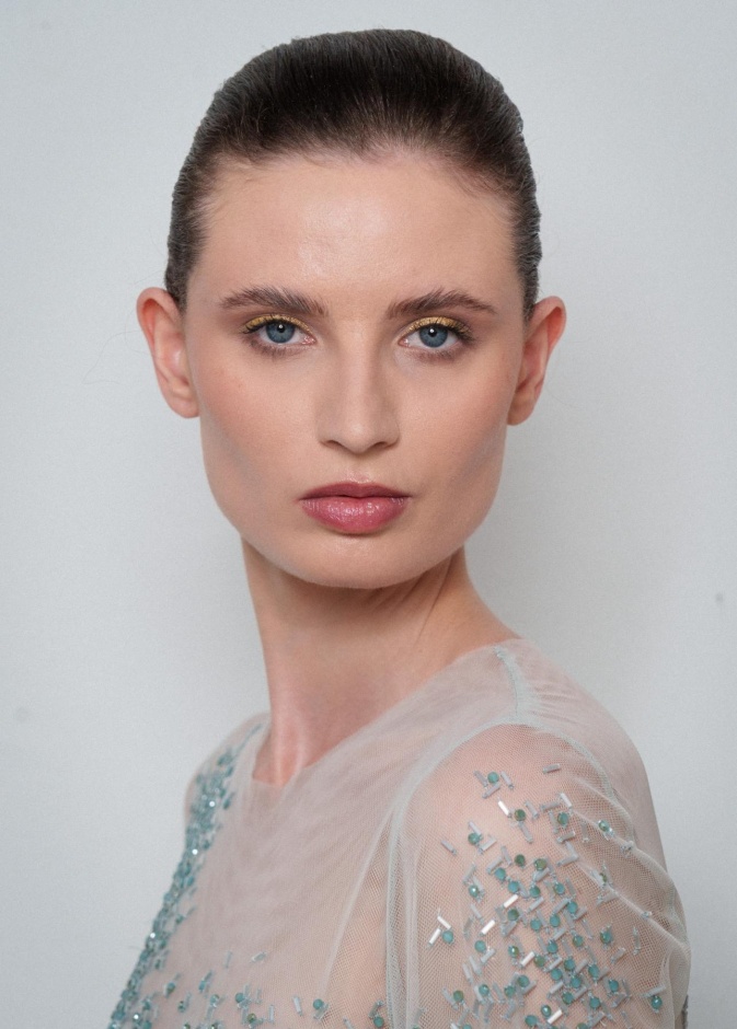 فوائد الفازلين للبشرة مقارنة بكريمات مكافحة الشيخوخة