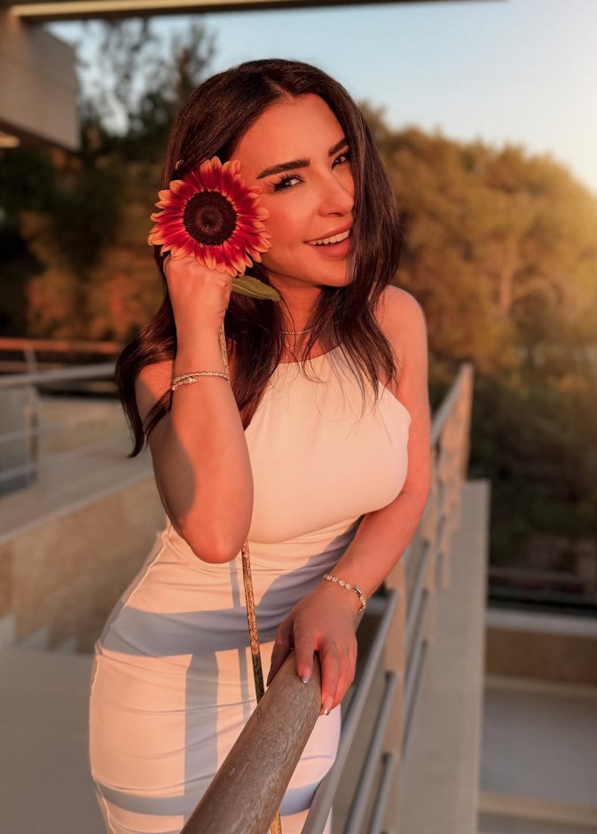 ماغي بو غصن صورة من انستغرامها