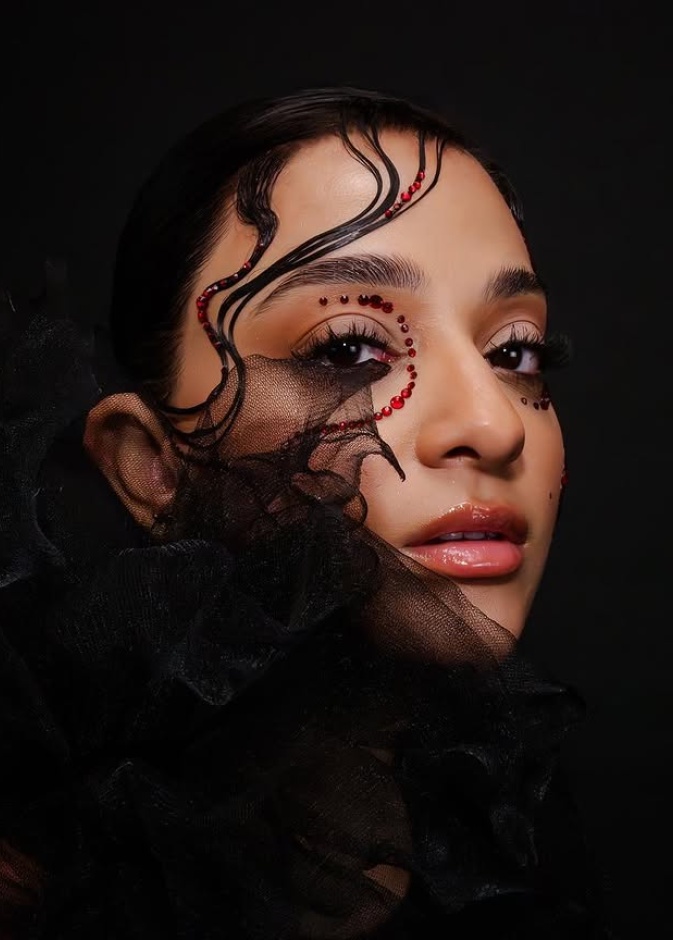 صيحات جمالية عصرية تُلهمنا بها 5 نجمات سعوديات..إليك الخطوات