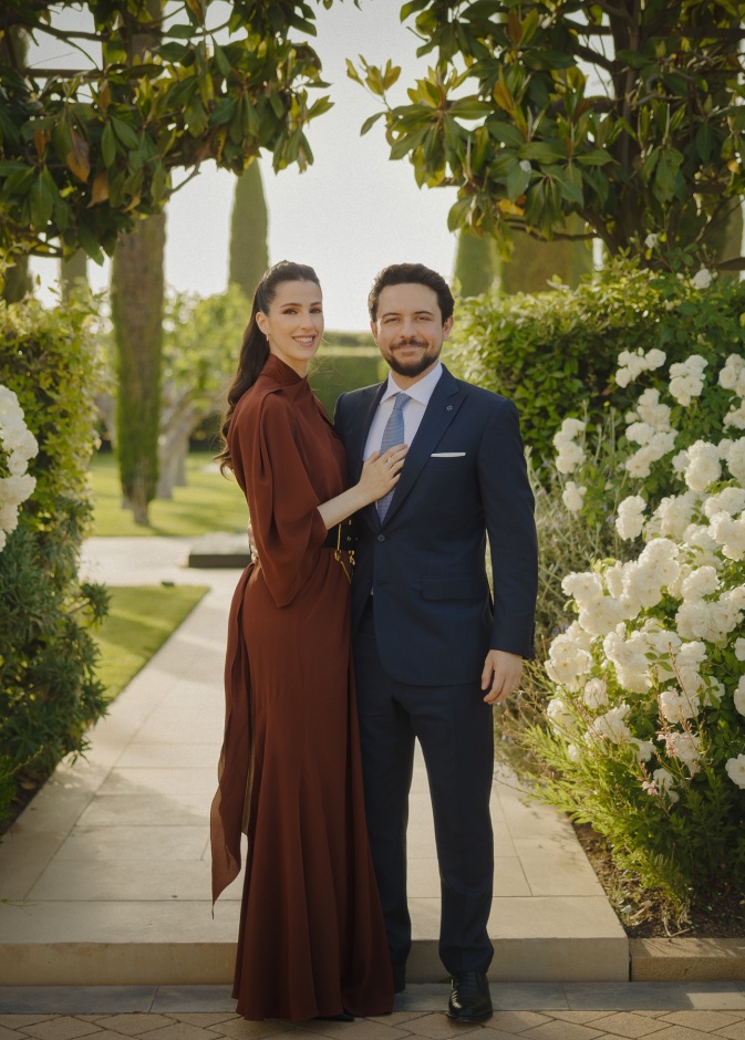 إطلالة جديدة للأميرة رجوة تثير إعجاب المتابعين