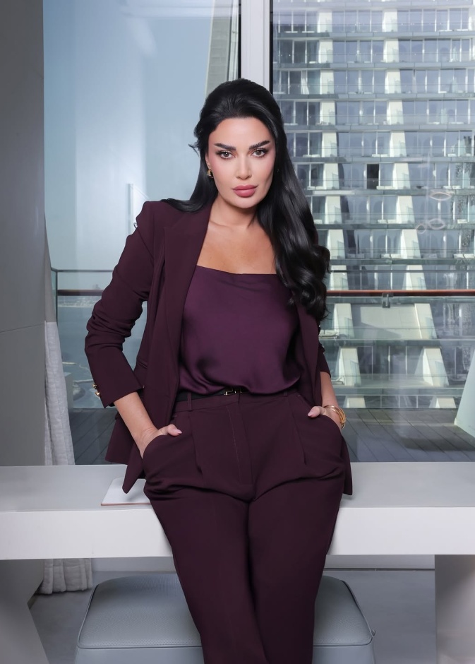 صيحة البدل الخيار الانتقالي الأنيق للخريف.. إليك أحدث إطلالات ملهمة من النجمات