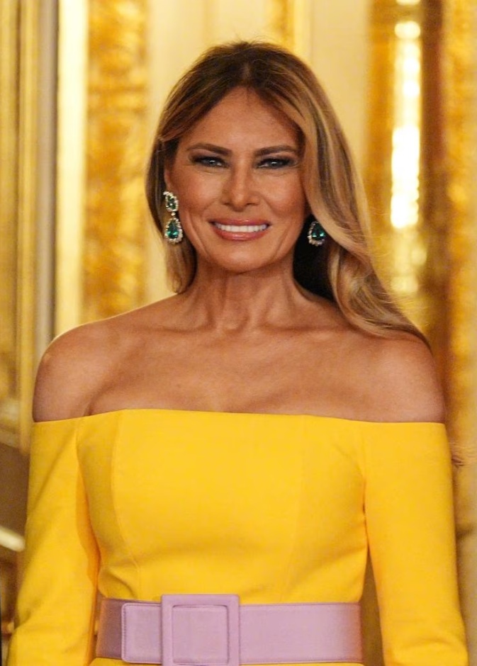 ميلانيا ترامب تخطف الأضواء في مأدبة الملك تشارلز