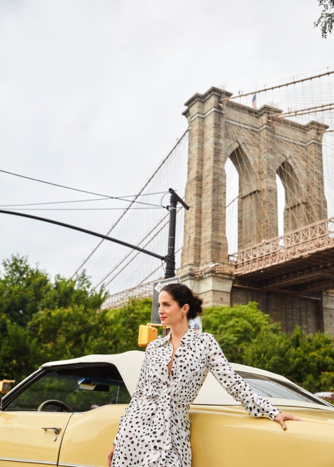 مصممة الأزياء كارولينا أدريانا هيريرا