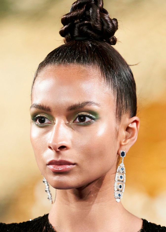 تسريحات شعر ومكياج لليوم الوطني السعودي 2025