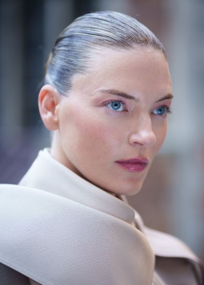 ما العلامات الأولى التي تكشف تراجع الكولاجين في بشرتك