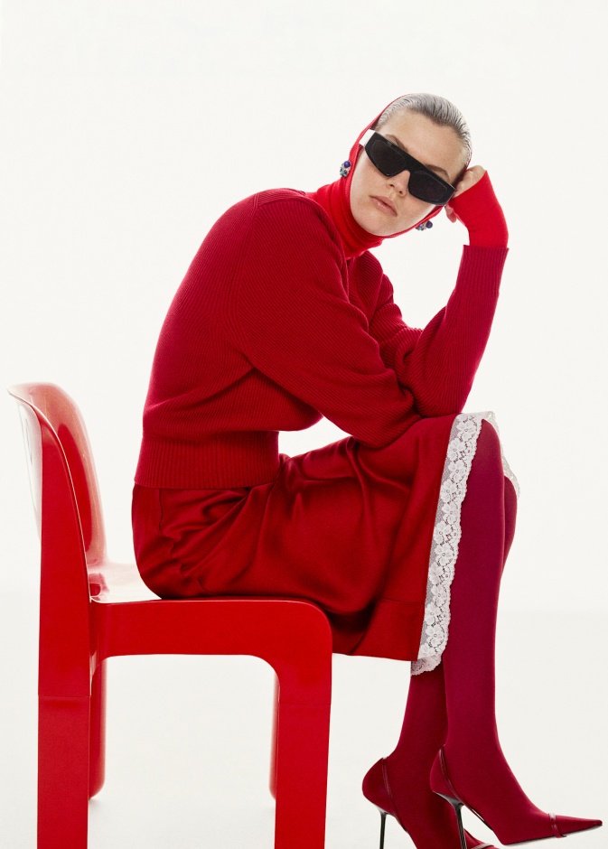 تعددت الألوان لكن الأحمر كان الأبرز في موسم ما قبل خريف 2025