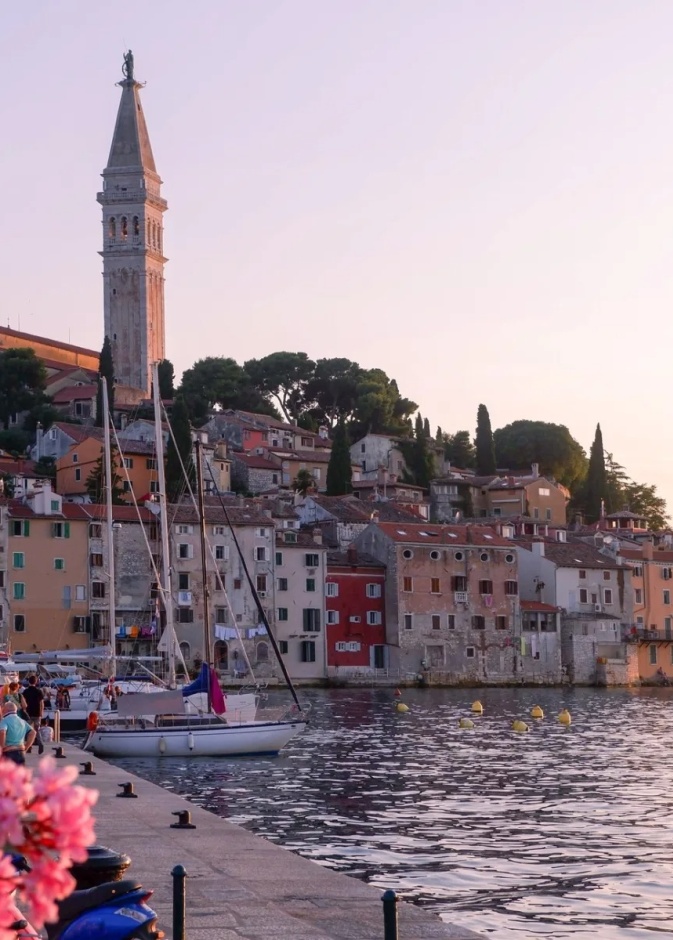 أفضل البلدات الساحلية الساحرة حول العالم لرحلات شهر العسل