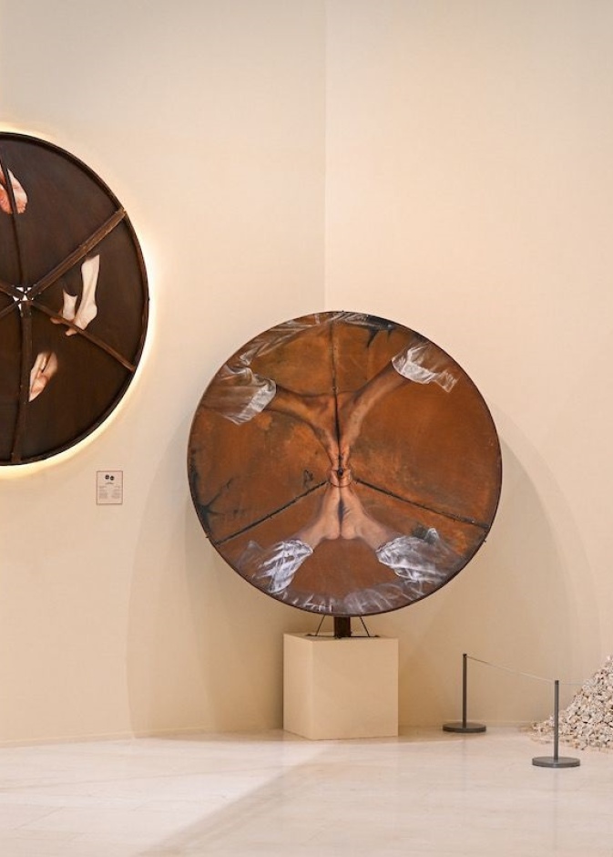 معرض صدى المألوف لاستحضار الذاكرة والحنين للماضي بعدسة الفن المعاصر