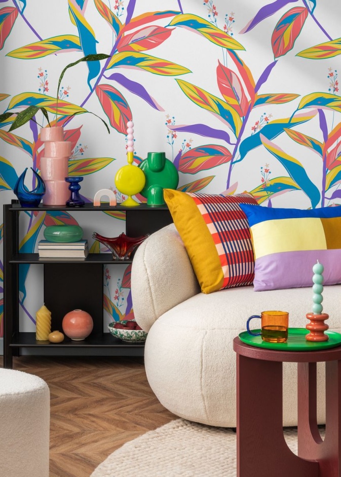 تبرز صيحة الـ Pop of Color كلمسة ديكورية جريئة على غرف الجلوس