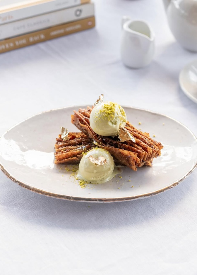 تجربة تحتفي بالجمال في كل تفصيلة.. افتتاح تاشاس كافيه في قلب الرياض