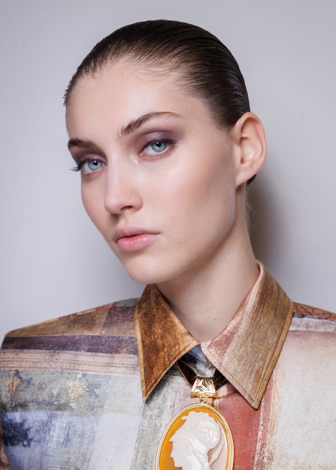 رسمات المكياج الملون والجفون المشرقة تعزّز جمال عيونك في الشتاء