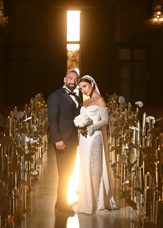 زينة الشموع على ممر العروسين_ الصورة من  Lebanese Weddings