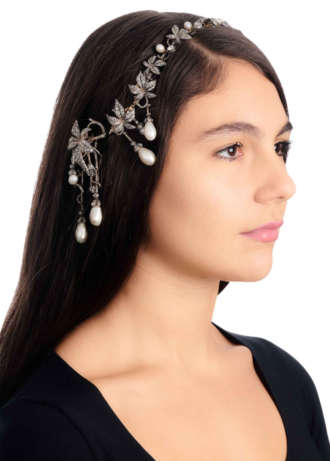 زينة شعر نادرة وذات أهمية تاريخية كبيرة من اللؤلؤ الطبيعي والماس