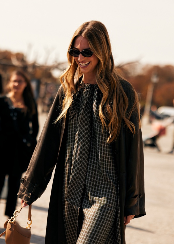 إطلالة مميزة مخططة من شوارع باريس