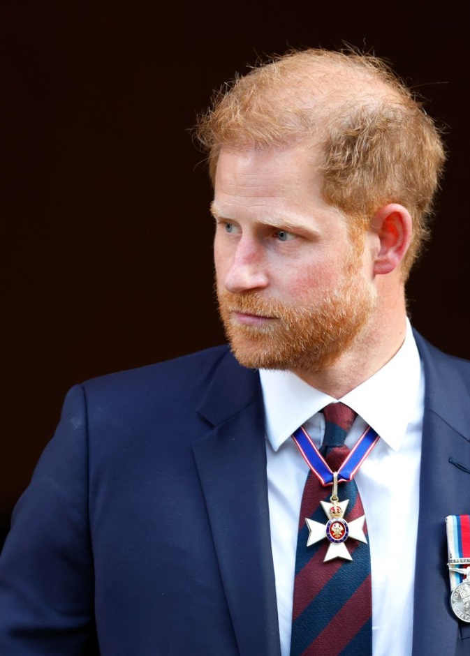 قصر باكنغهام يكشف سر الأمير هاري