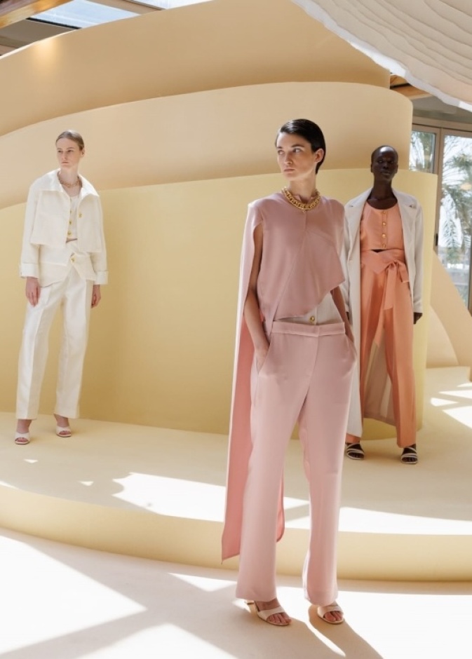 المصممة نبيلة ناظر في أسبوع الأزياء في الرياض 2025