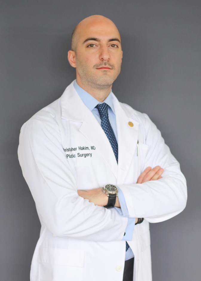 الدكتور كريستوفر حكيم أخصائي في الجراحة التجميلية، وجه، صدر، وجسم