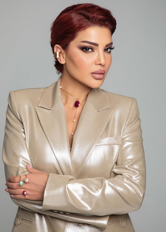  الفنانة دينا حايك من ابرز محاربات سرطان الثدي - صورة من انستغرامها