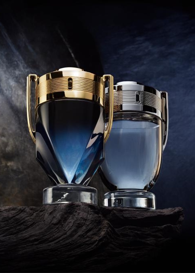 عطر INVICTUS PARFUM الجديد من RABANNE بنفحاتٍ أخاذة