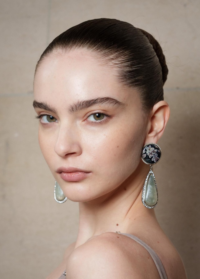 مكعبات الشاي الأخضر.. العلاج الطبيعي لبشرة صافية