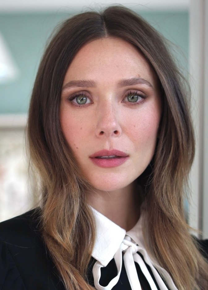 1 رئيسية - النجمة Elizabeth Olsen صورة من انستغرام Alex Babsky