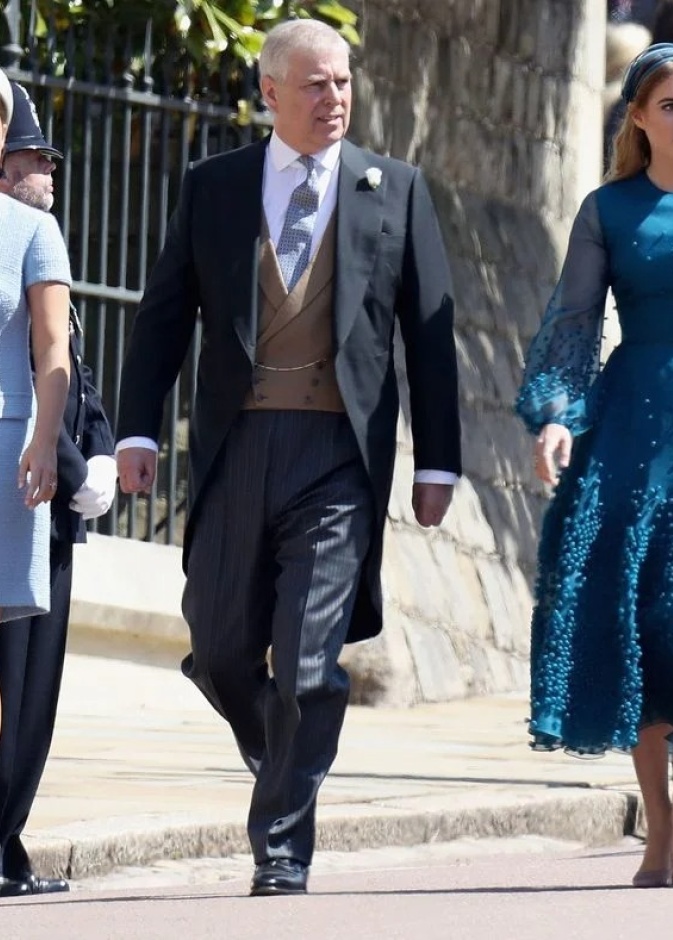 مصير الألقاب الملكية للأميرة بياتريس والأميرة يوجيني بعد تخلي والدهما عن الدوقية