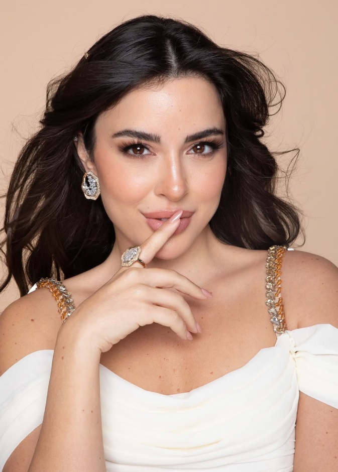 النجمة سارة كنعان صورة من انستغرامها