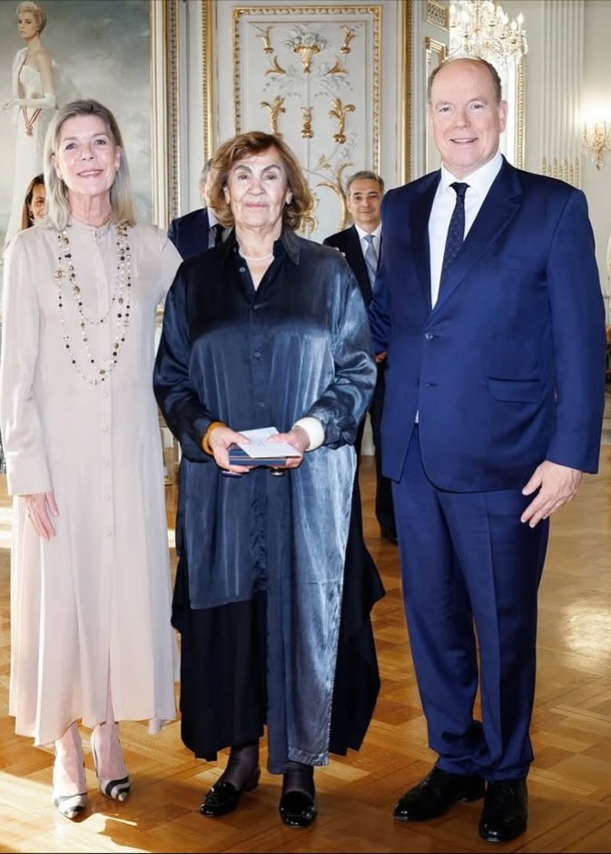 ظهور نادر ومؤثر للأميرة كارولين بجانب شقيقها الأمير