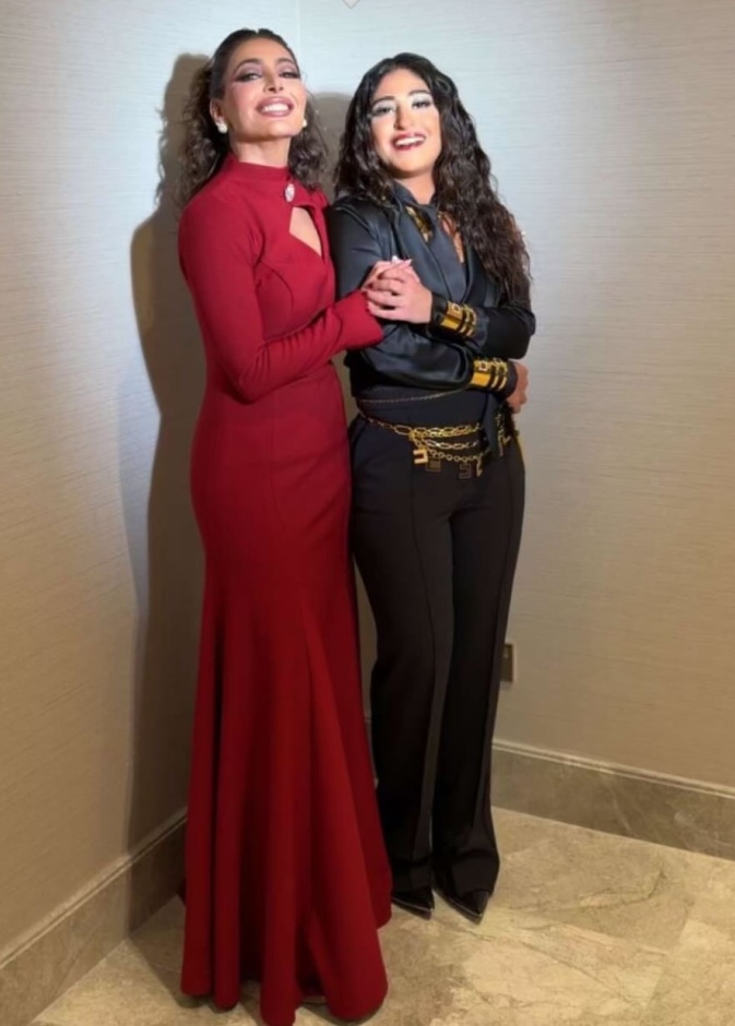 شجون الهاجري وفاطمة الصفي 