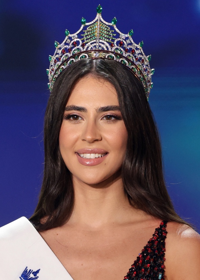 تتويج بيرلا حرب ملكة جمال لبنان 2025 وسط أجواء فاخرة.. إليك التفاصيل بالصور