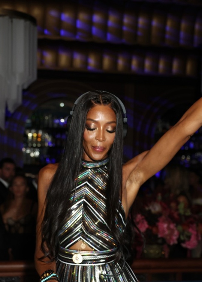 افتتاح Carbone 