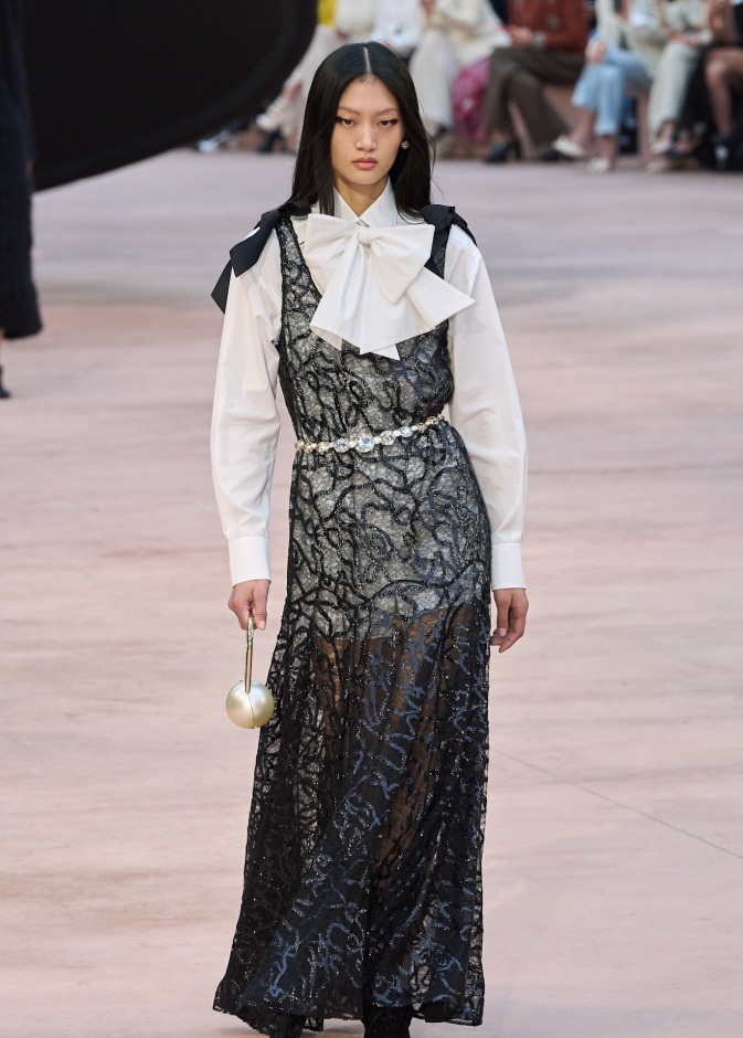 تنسيق القميص الأبيض