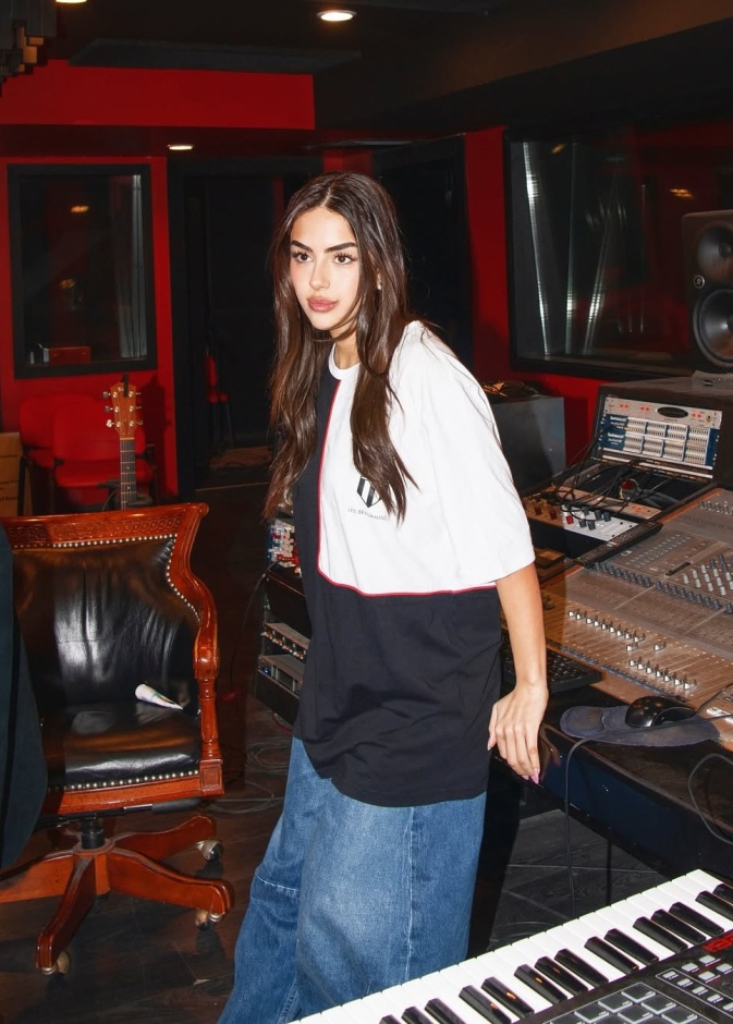 تيارا ماريا وهبي تكشف كيف تعبّر عن نفسها من خلال الموسيقى والموضة