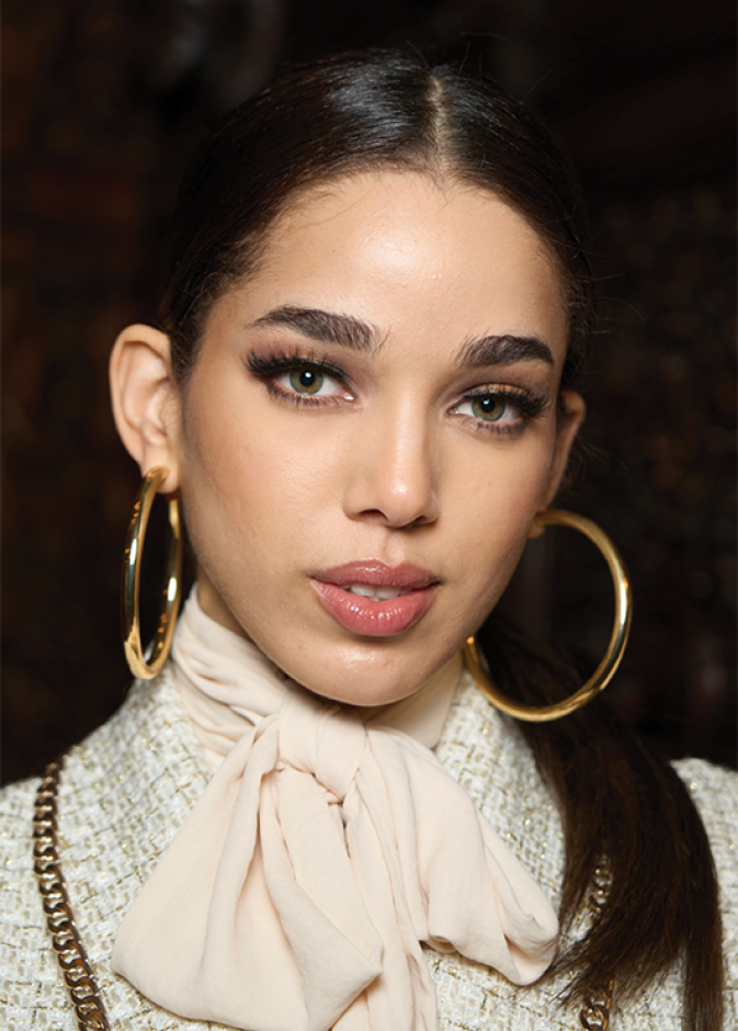 حين يتحوّل الجمال إلى وعي... الوردي لون القوة في أكتوبر