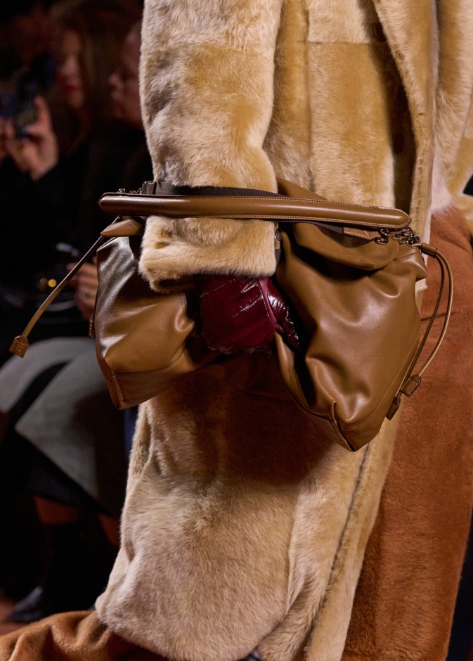 صيحة الـ Slouchy Bags... الأناقة في أبهى صور الراحة