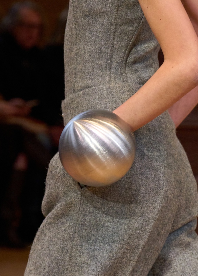 Leroyتصميم عصري لإسورة من