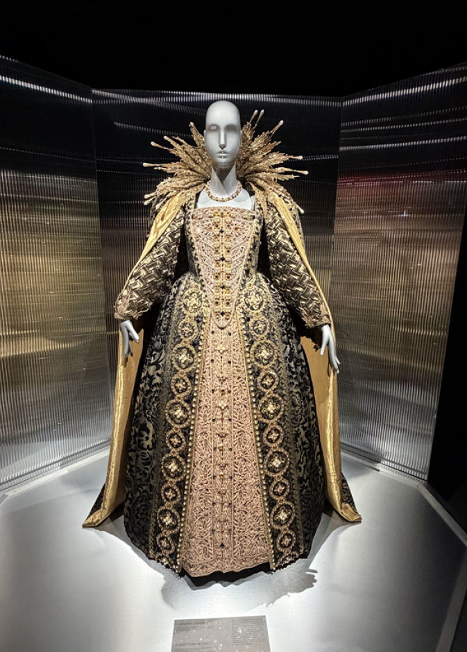 سواروفسكي Swarovski تكشف فصلا استثنائيا من معرضها العالمي Masters of Light – Hollywood