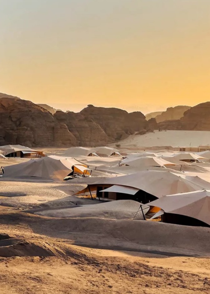 منتجعات العُلا في دليل ميشلان 2025.. حيث تتلاقى الفخامة بالتراث في تجربة استثنائية