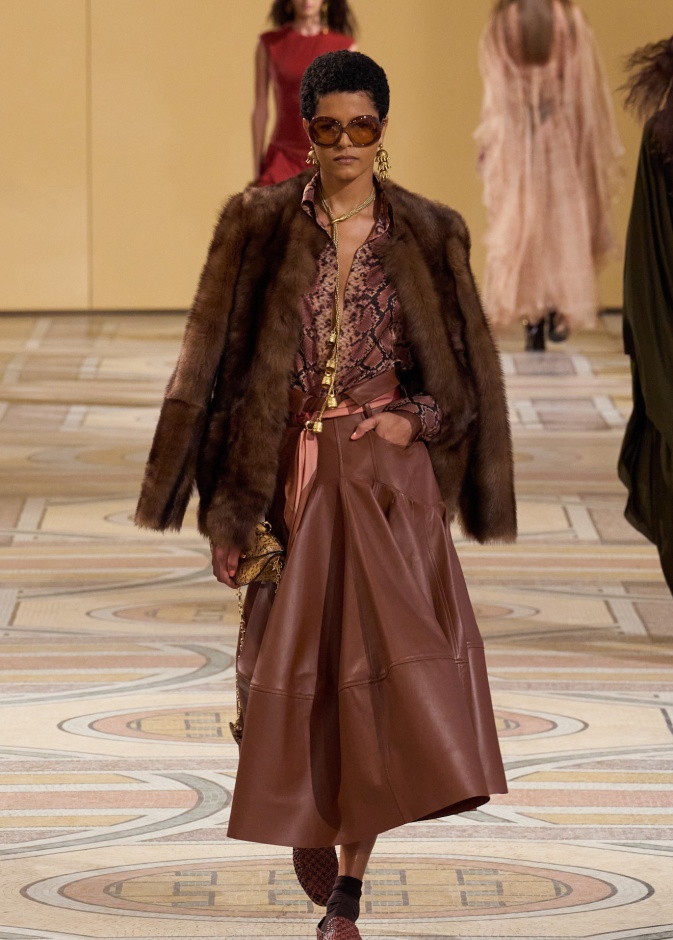 صيحات خريف وشتاء 2025-2026 بأسلوب Zimmermann