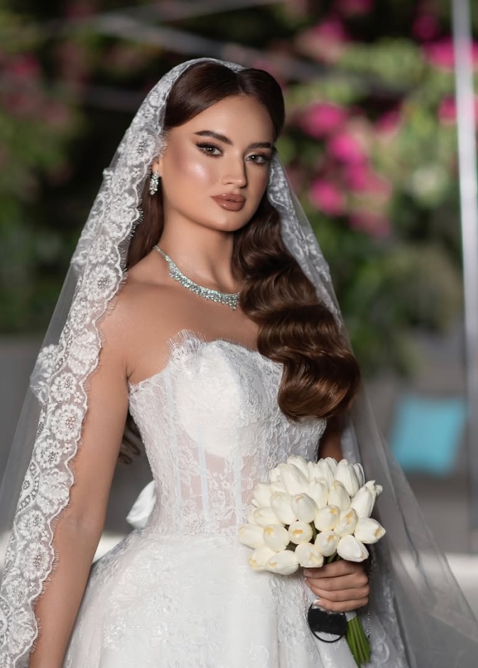 من اطلالات العرايس من الميك أب أرتست خديجة محمد