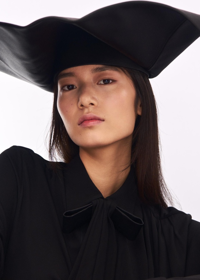 كواليس عرض ديور Dior لربيع وصيف 2026 في باريس