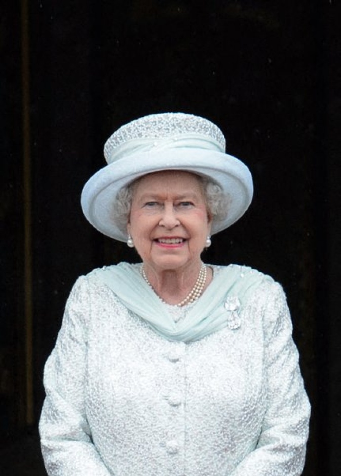 أغلى بروش للملكة إليزابيث مصنوع من أكبر ماسة في العالم