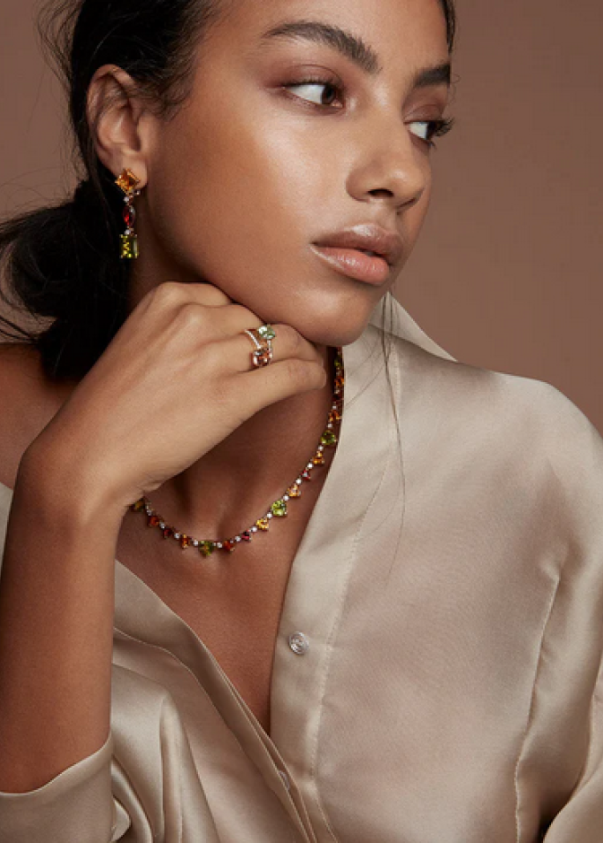 أقراط Galle بحجر السترين من Noora Shawqi