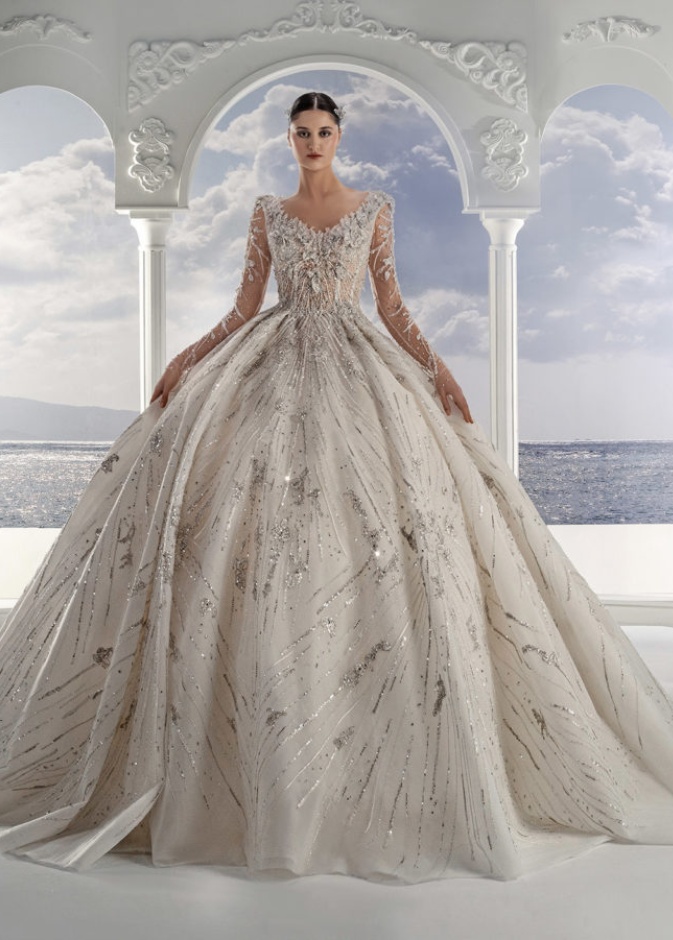 إطلالة زفاف ملكية