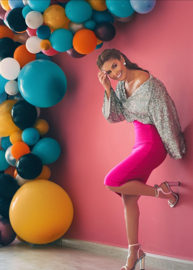 إيما ستون ومي سليم تحتفلان بعيد ميلادهما